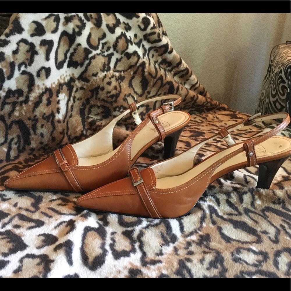 FLASH SALE 🤩🤩🤩Circa Joan & David Comfort 365